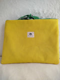 Pochette à livre artisanal cousu main tissu jaune vif