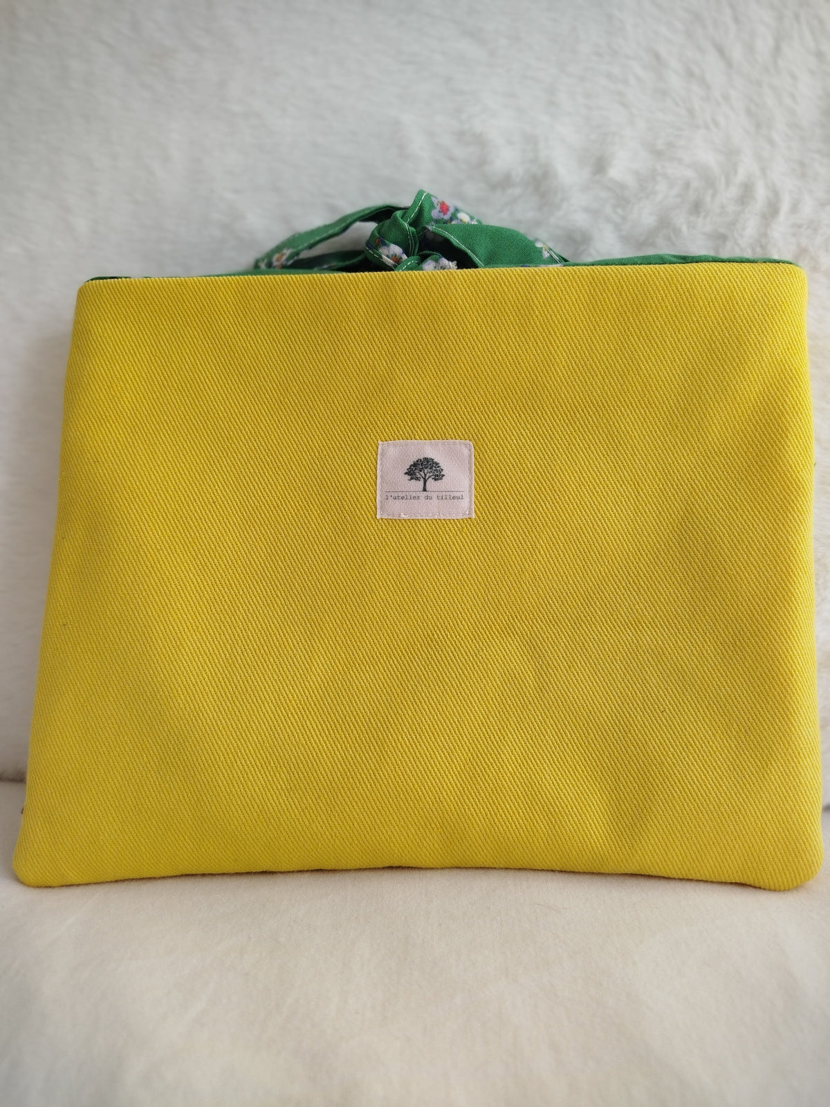 Pochette à livre artisanal cousu main tissu jaune vif