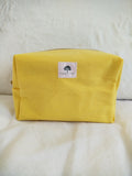 Trousse de toilette artisanal cousu main tissu jaune vif