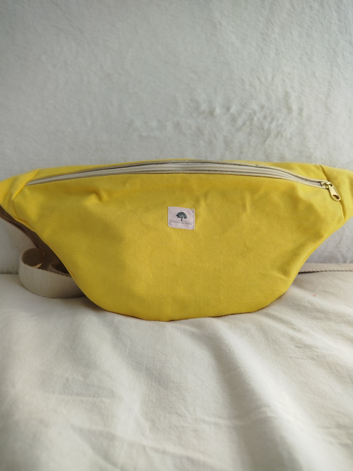 Sac banane artisanal cousu main , tissu sergé jaune vif